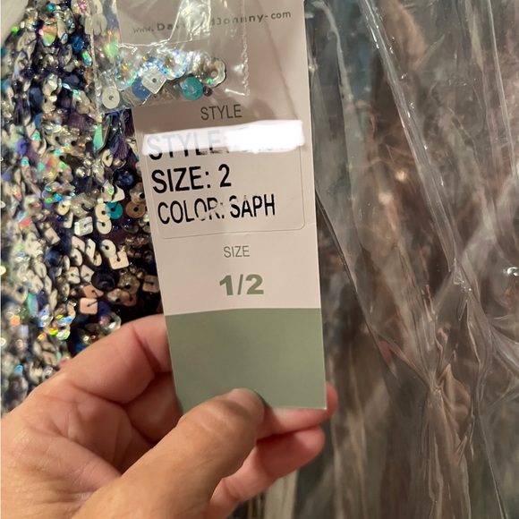 Prom / formal gown - Picture 5 of 6